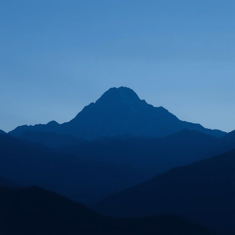 Umirjena indigo grafika z alpsko silhueto